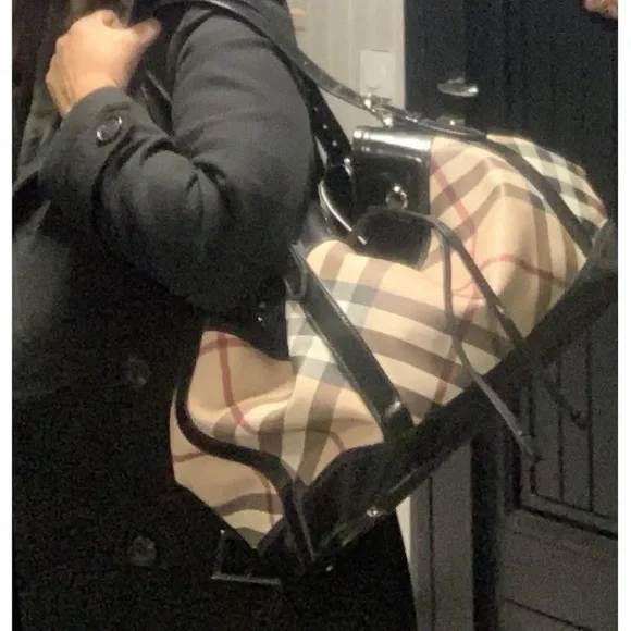 🍒Burberry Nova Check bag in coated canvas and black leather insert. - Picture 7 of 8